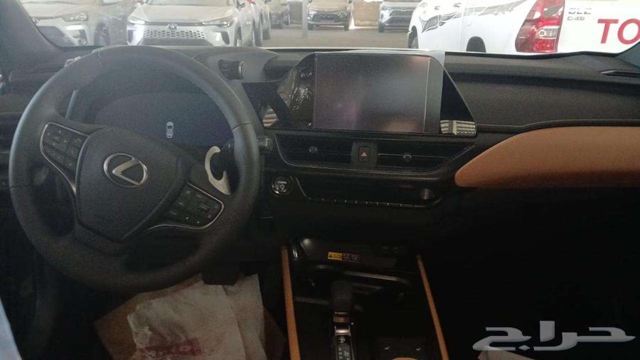 لكزس UX300 هايبرد 202464378193479681114