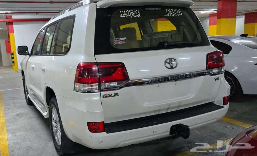 تويوتا لاندكروزر GXR3   ديزل   2018   ممشى قليل64382637838081114