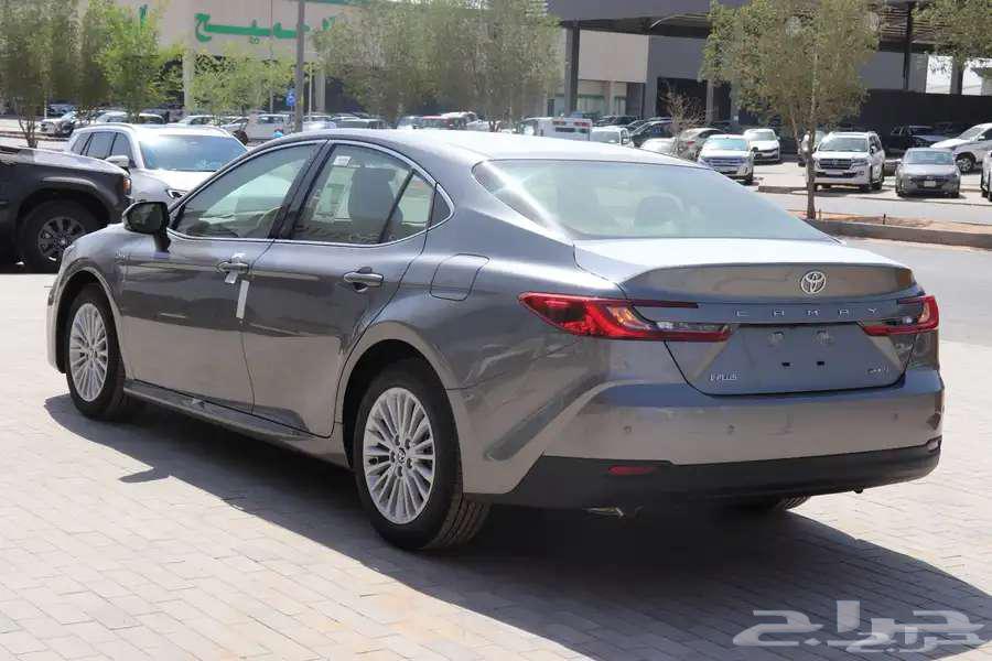 تويوتا كامري E بلس هايبرد 202564378047083137111