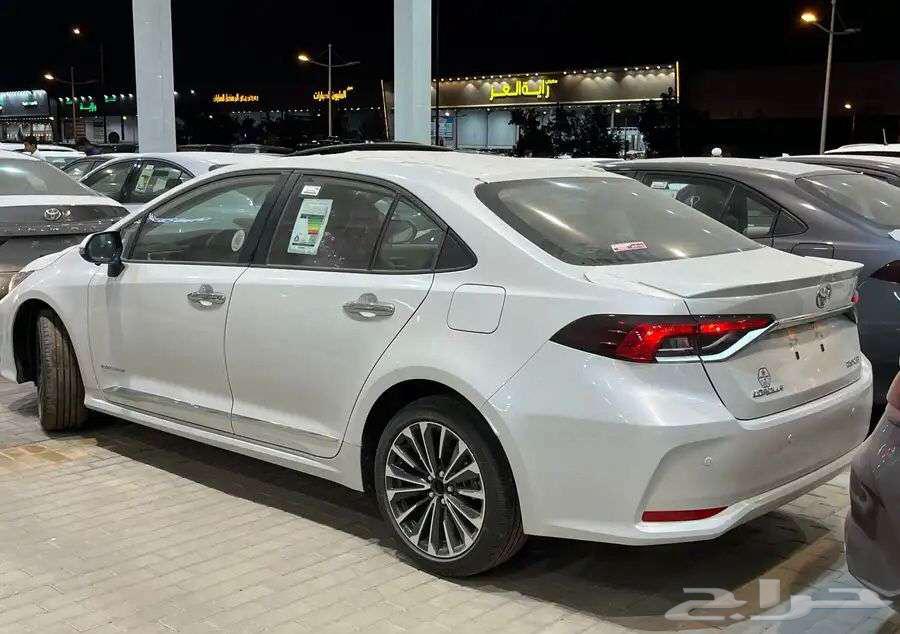 تويوتا كورولا 2.0 Xli فتحة بنزين 2025 اصفار جميع الالوان64379530114946112
