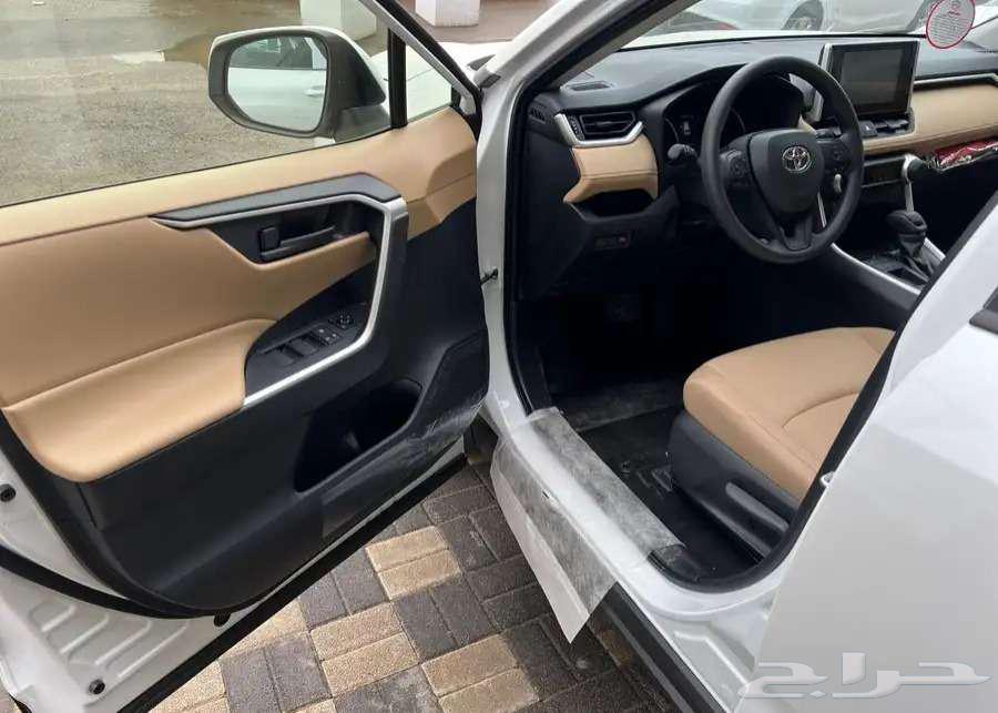 تويوتا راف فور LE بنزين دفع رباعي 2025 اصفار سعودي64375708875138112