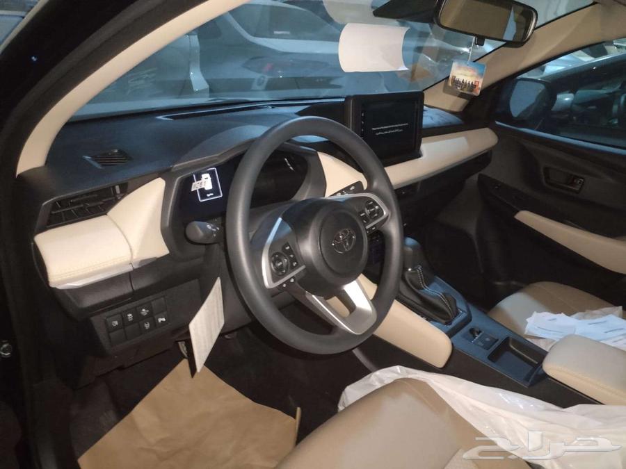 Yaris Sedan 1.3 Gasoline CVT - Y Plus (Black 2026)64374215384579114