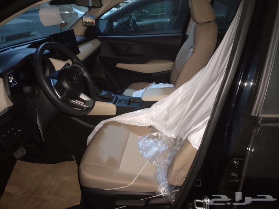 Yaris Sedan 1.3 Gasoline CVT - Y Plus (Black 2026)64374215384579111