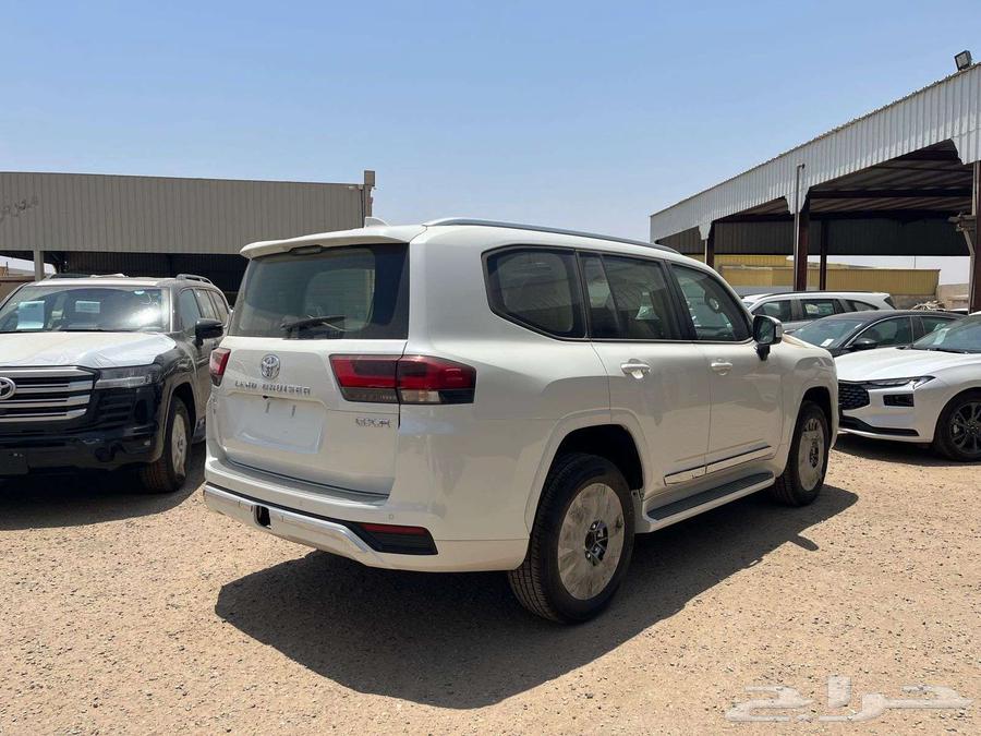 لاندكروزر GXR L4 2025 نقد وتقسيط64374846708354112