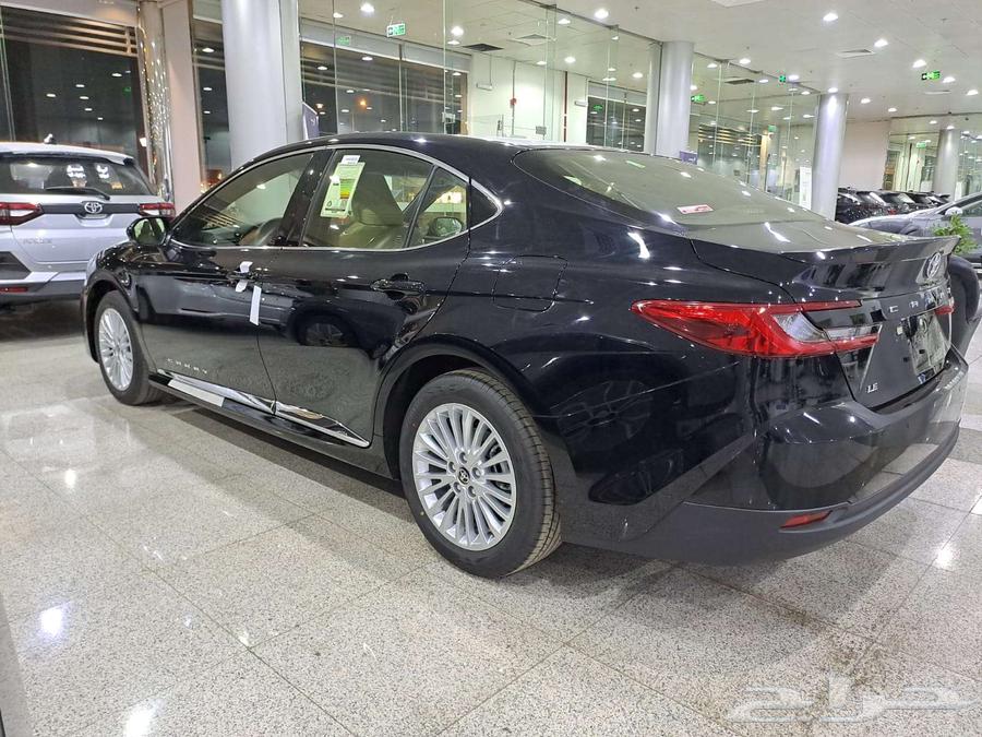 كامري LE بنزين لون أسود 202564376539665154114