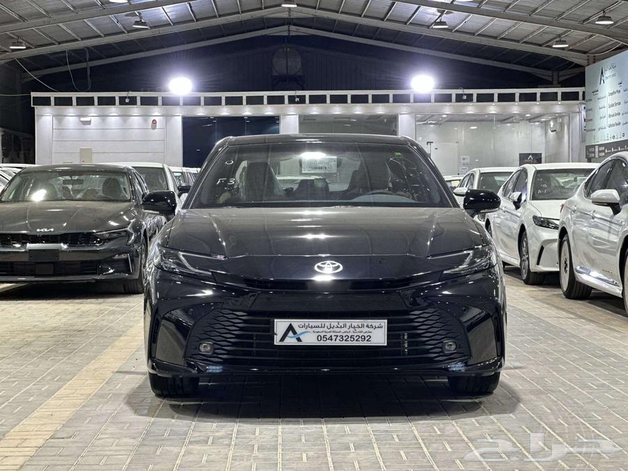 تويوتا كامري LE هايبرد 202564377137767937111