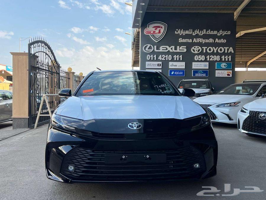 تويوتا كامري E ستاندر بنزين 2025 متاح اقساط و كاش64379602334851111