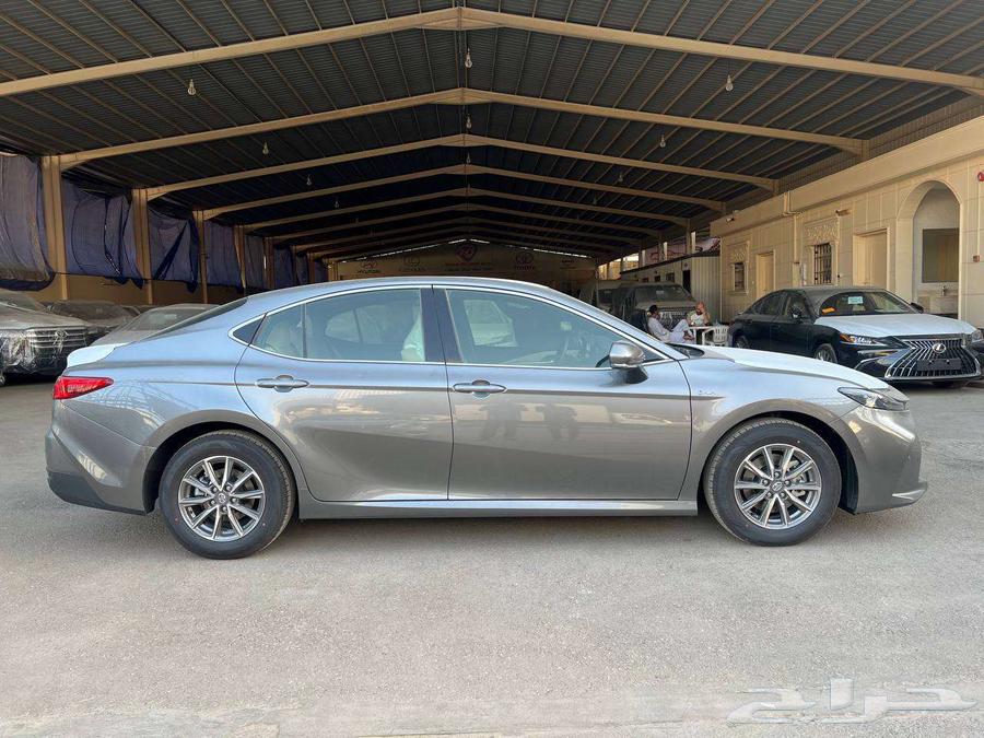 تويوتا كامري E هايبرد 2025 متاح اقساط و كاش64379645489666112