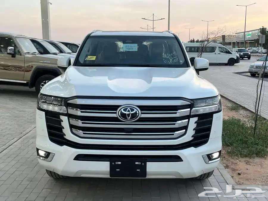 لاندكروزر GXR L4 بنزين 2025 بطاقة جمركية ( سعودي )64379370187395112