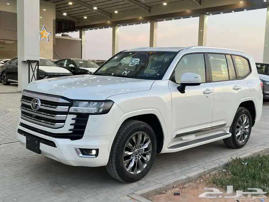 لاندكروزر GXR L4 بنزين 2025 بطاقة جمركية ( سعودي )64379370187395111