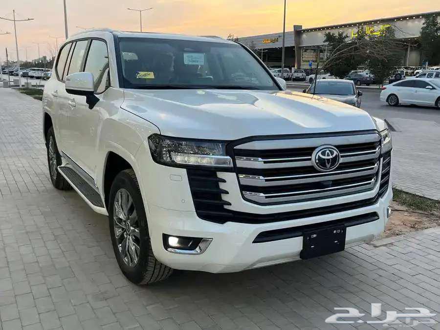 لاندكروزر GXR L4 بنزين 2025 بطاقة جمركية ( سعودي )64379370187395110