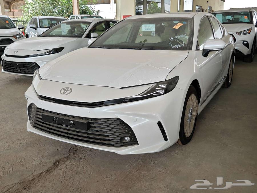 تويوتا كامري -LE -بنزين 2025 ابيض __سعودي64379559059971111