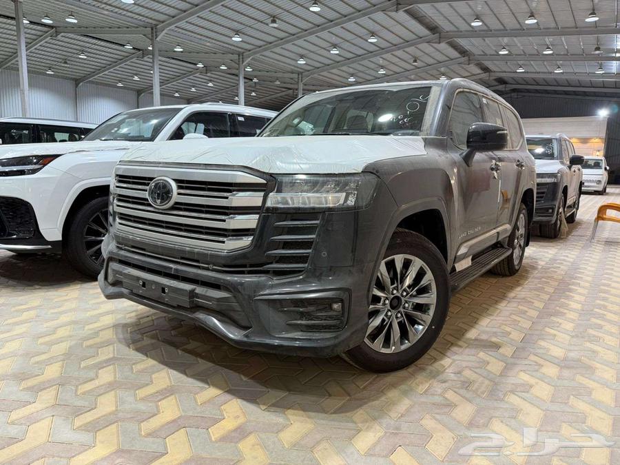 لاندكروزر S جكسار L5 بنزين 2025 - خليجي - أسود64380123399426111