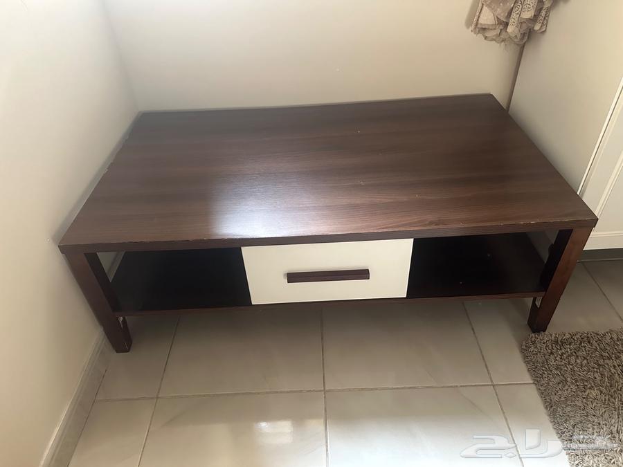 طاولة من هوم سنتر64162972222338110