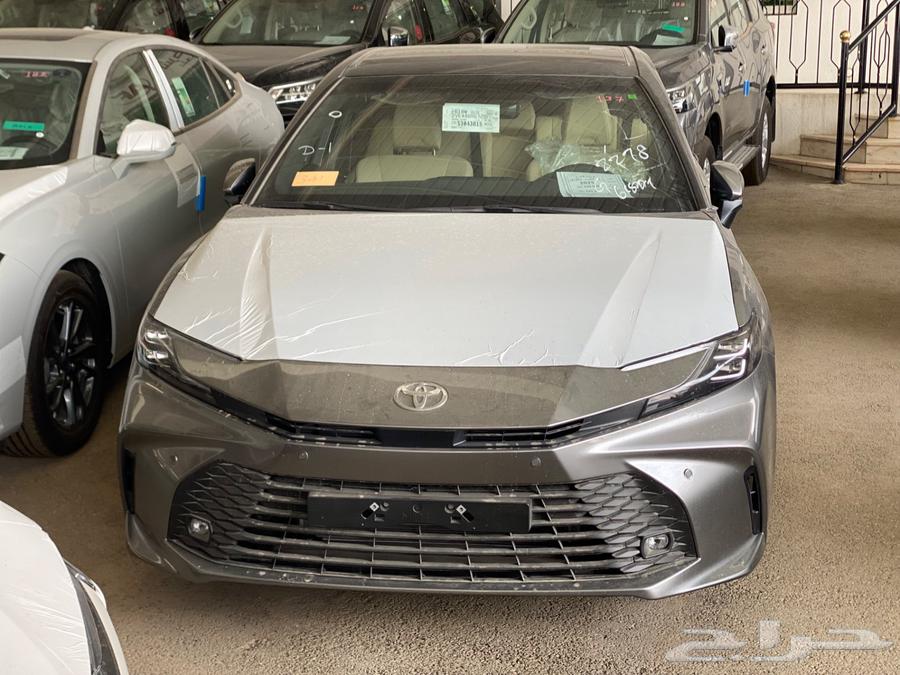 تويوتا كامري LE نص فل هايبرد 202564381850590338114