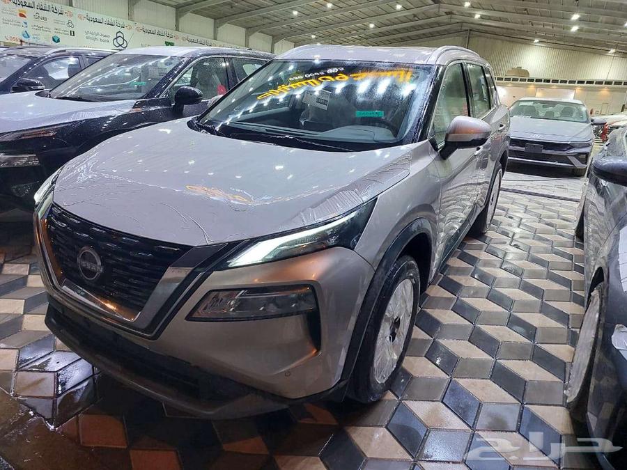 نيسان اكس تريل SV نص فل دبل 7 مقاعد 202564381975964802114