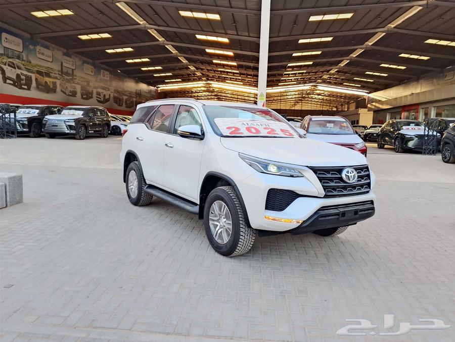 تويوتا فورتشينر GX2 4x4 بنزين موديل 202564375423008515110