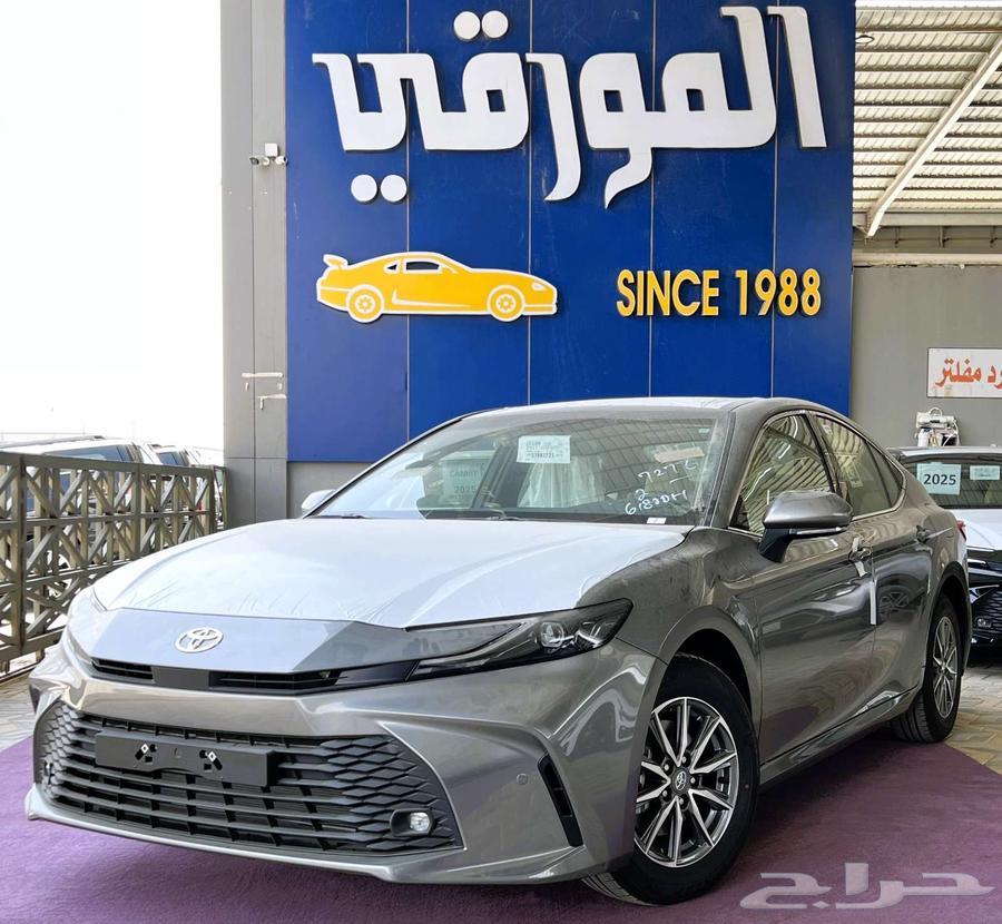 تويوتا كامري بنزين E موديل 202564381013034881110