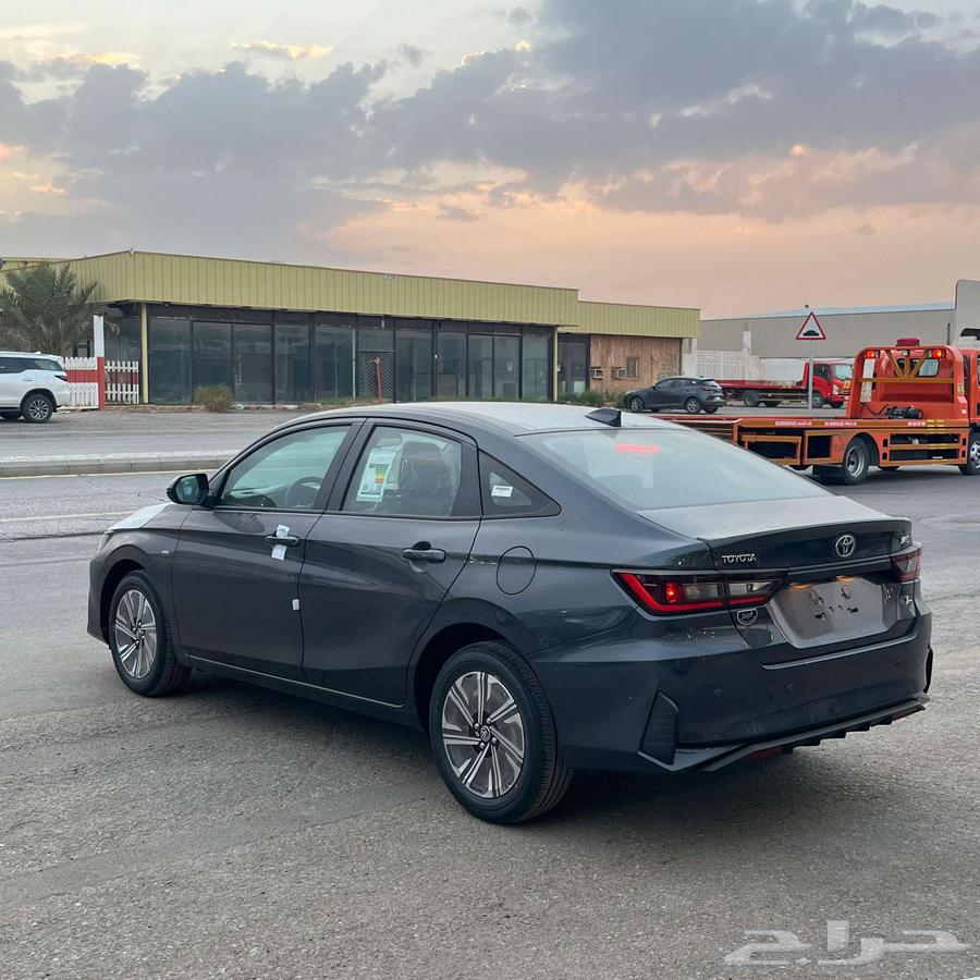 تويوتا يارس فل كامل64374422608003111