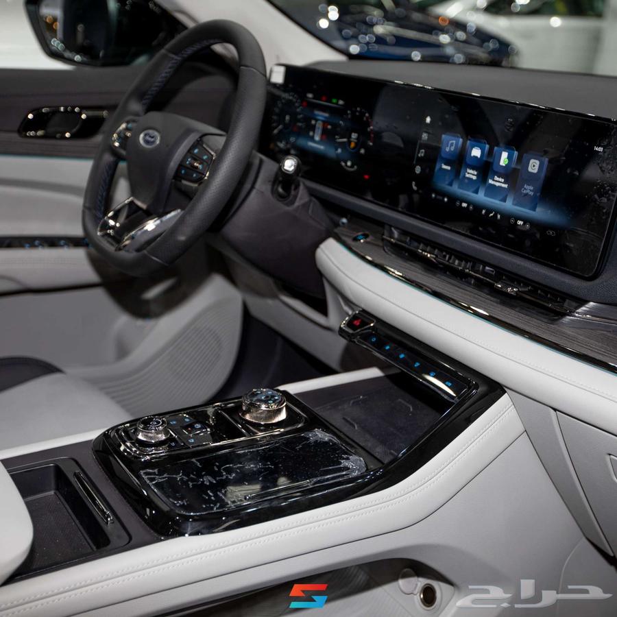 فورد تيريتوري تيتانيوم 202564375140982145111