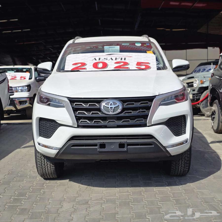 تويوتا فورتشنر بنزين 2.7L دبل -4سلندر موديل 202564382003633538111