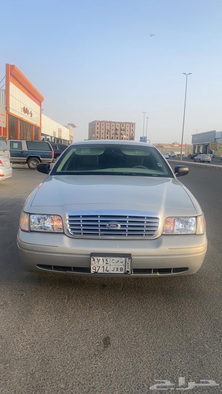 للبيع فورد فكتوريا 201164395158226946111