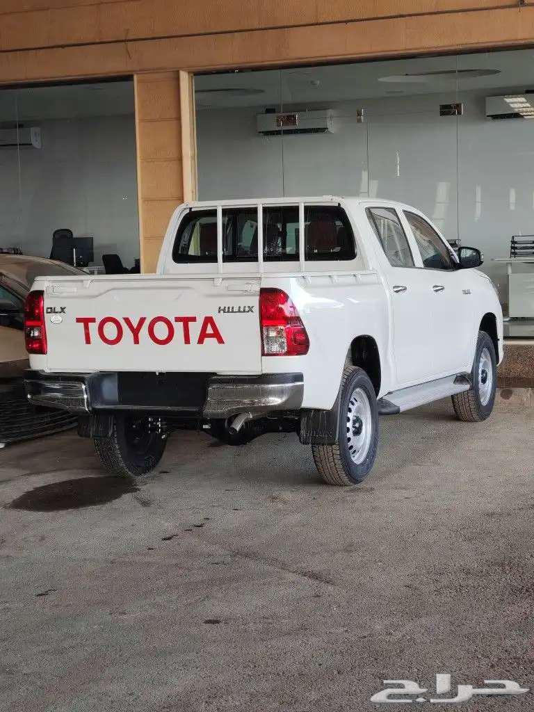 هايلوكس غمارتين بنزين سلق توماتيك بريمي 2025 متوفر لدى الحسن64386933510017112