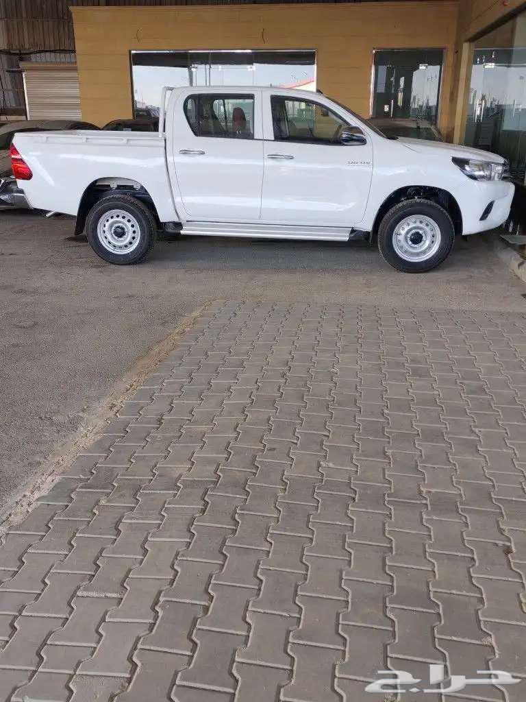 هايلوكس غمارتين بنزين سلق توماتيك بريمي 2025 متوفر لدى الحسن64386933510017114