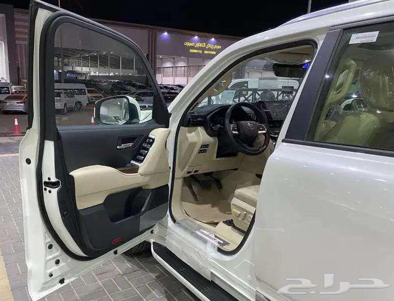 تتوفر فئات اللاندكروزر 2025 اصفار لمبيعات البنك بربح 0.3564393956700674111