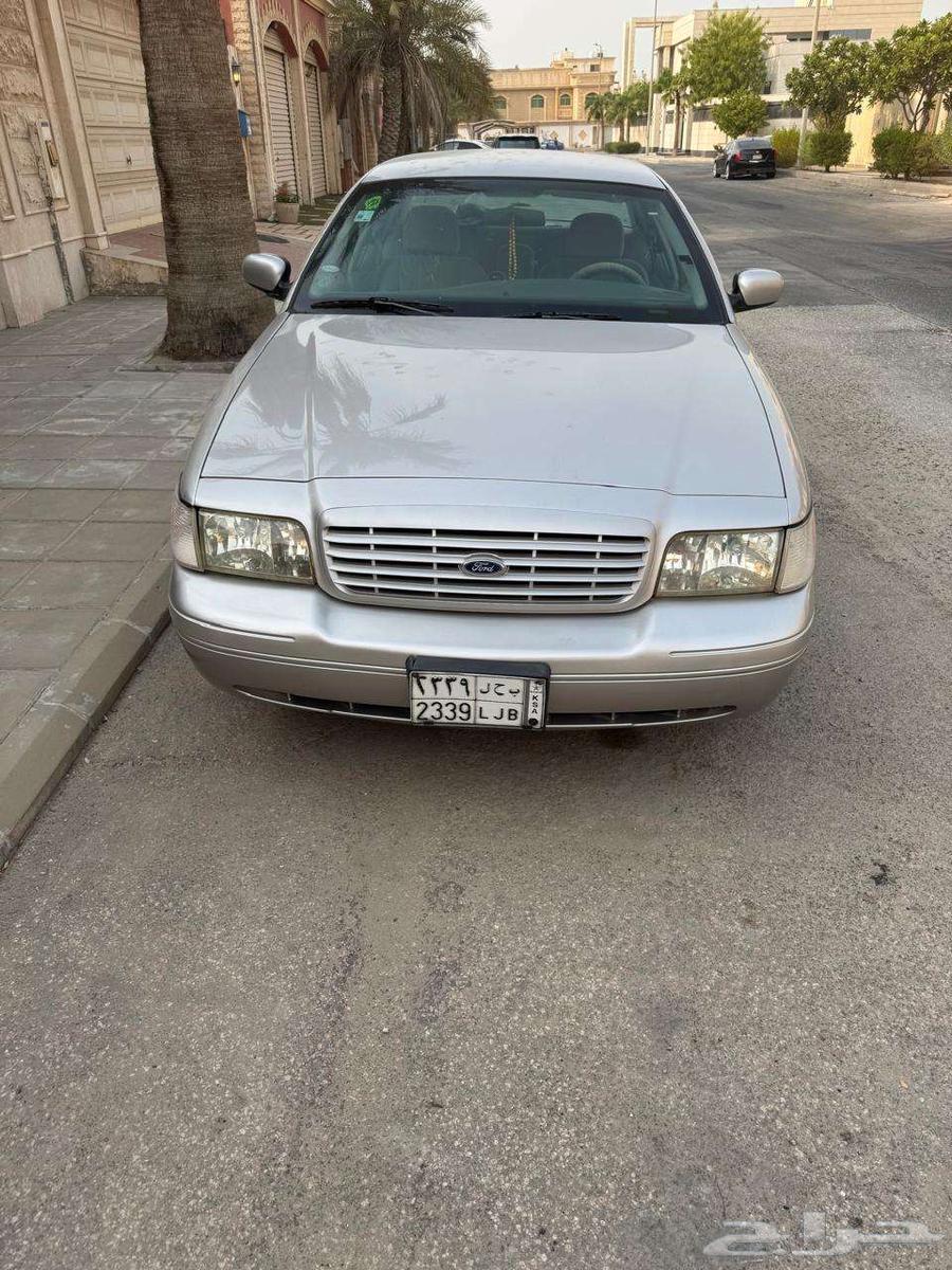 للبيع فورد كروان فكتوريا64386487109763110