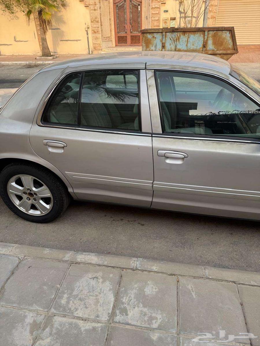 للبيع فورد كروان فكتوريا64386487109763114