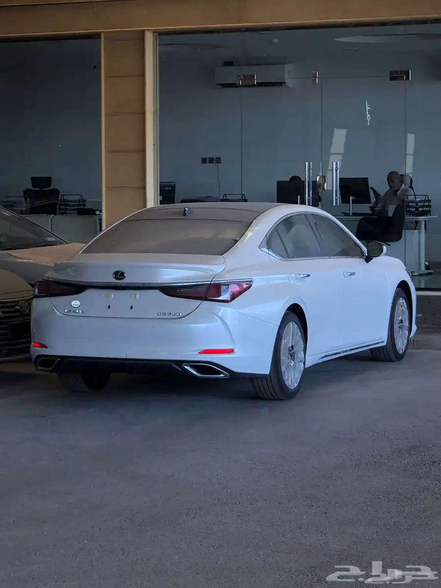 لكزس ES 350 فئه CC بريمي موديل 2025 متوفر لدى الحسن64386905906561112