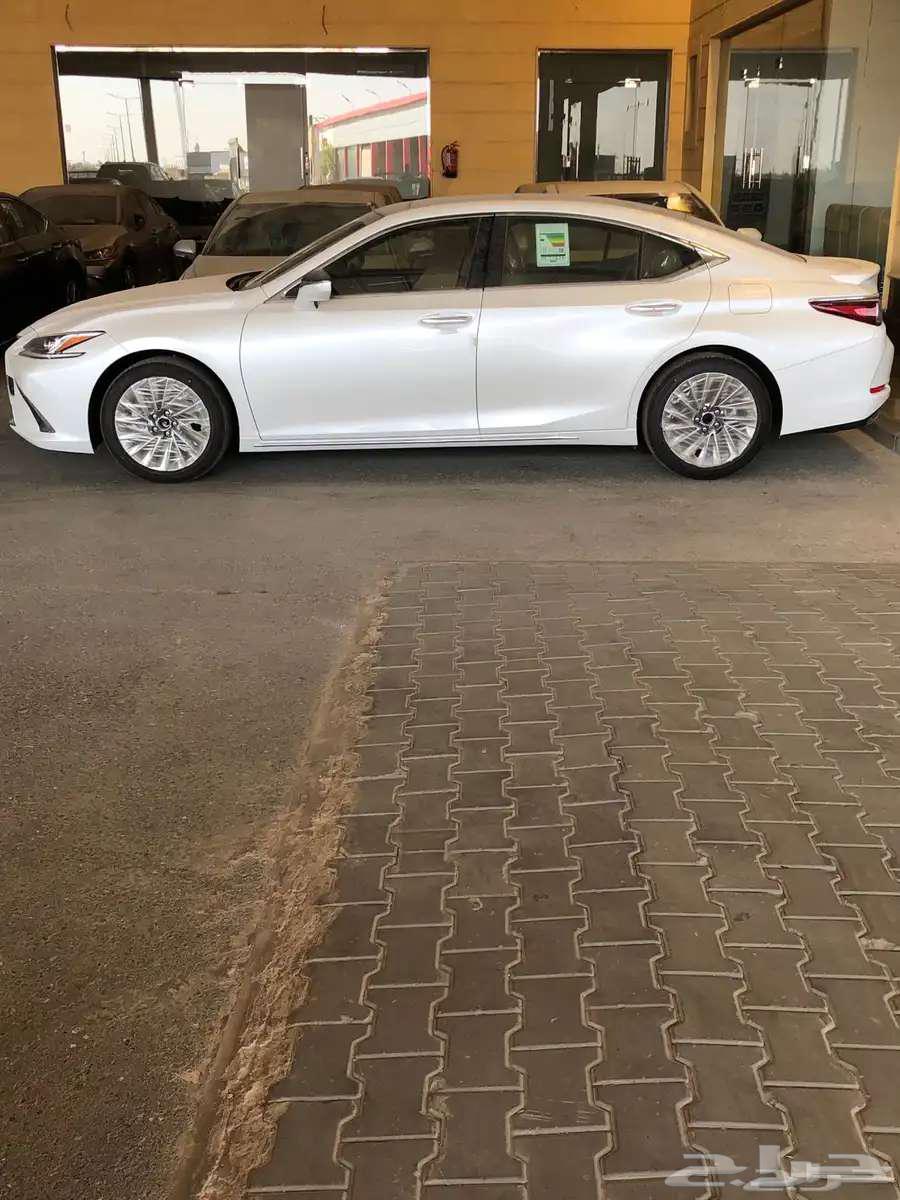لكزس ES 350 فئه CC بريمي موديل 2025 متوفر لدى الحسن64386905906561111