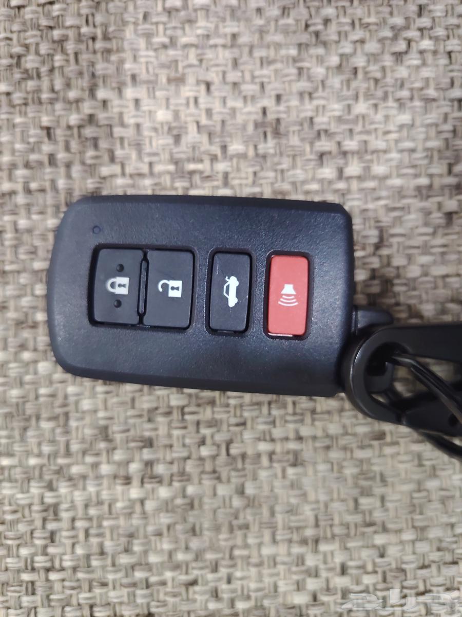 ريموت كامري 2016 او 2017 لسيارات بصمه64390953413249110