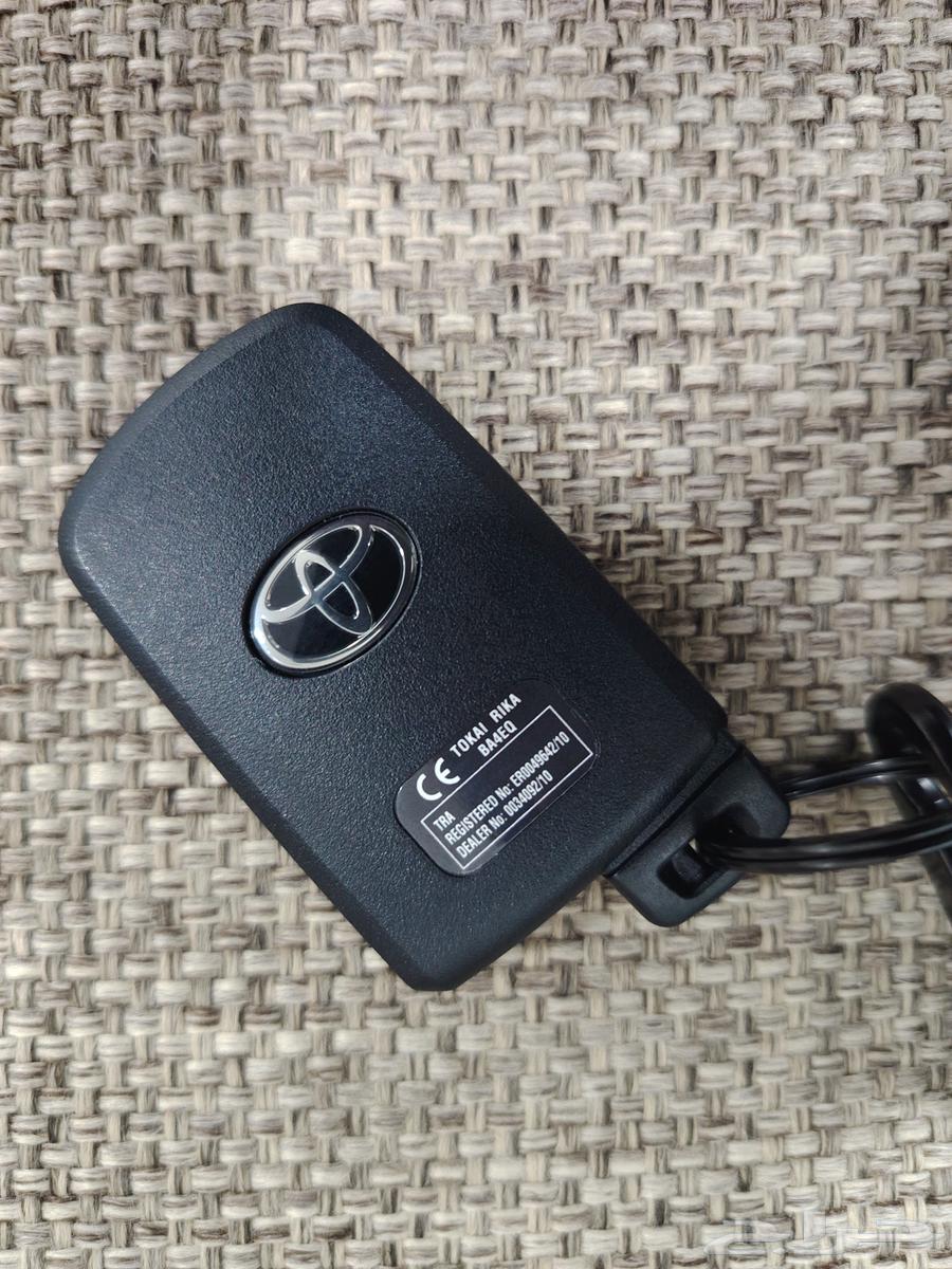 ريموت كامري 2016 او 2017 لسيارات بصمه64390953413249111