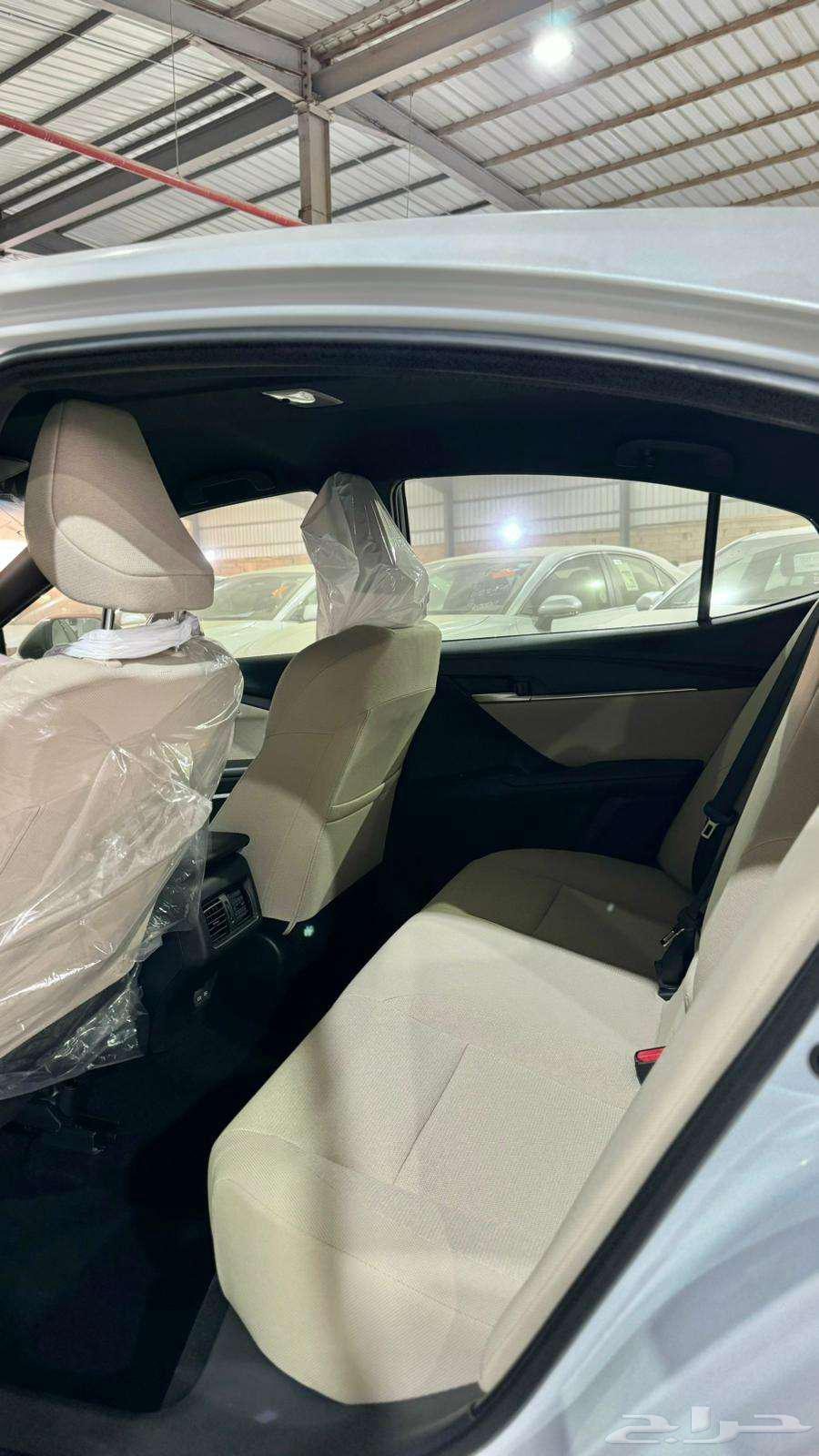 تويوتا كامري فئة E بنزين 202564387062187267112