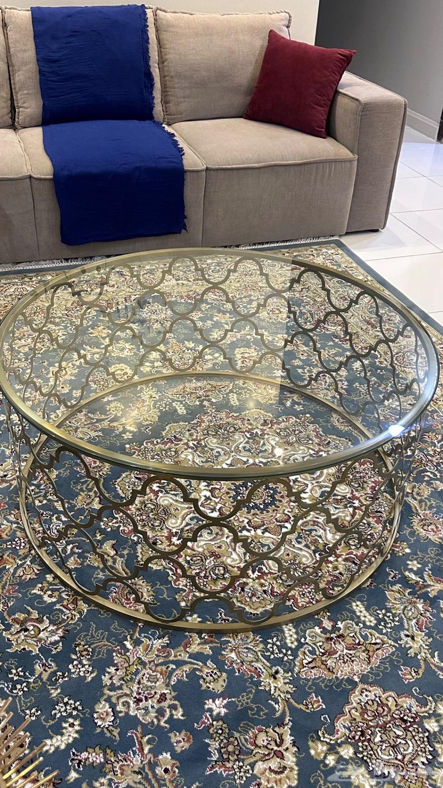 طاوله وسط الزجاج قص ليزر مستعمله64190180897409110