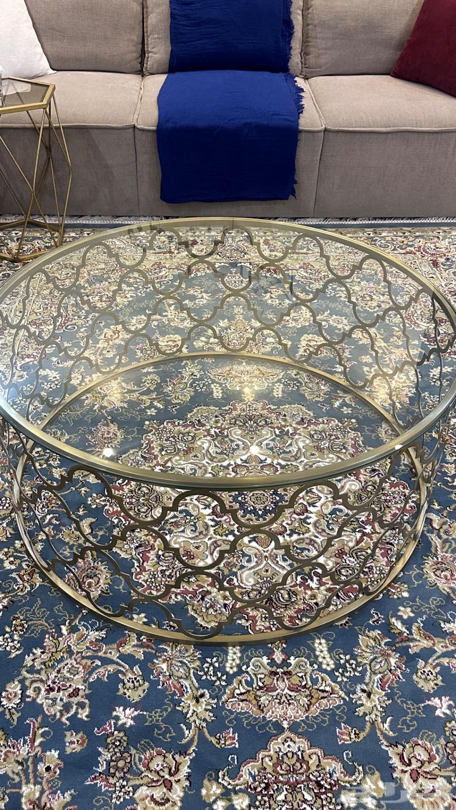 طاوله وسط الزجاج قص ليزر مستعمله64190180897409111