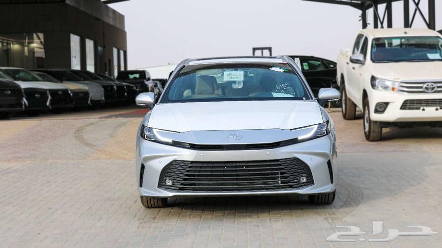تويوتا كامري نص فل بنزين 2025 لون فضي كاش64388287689858112