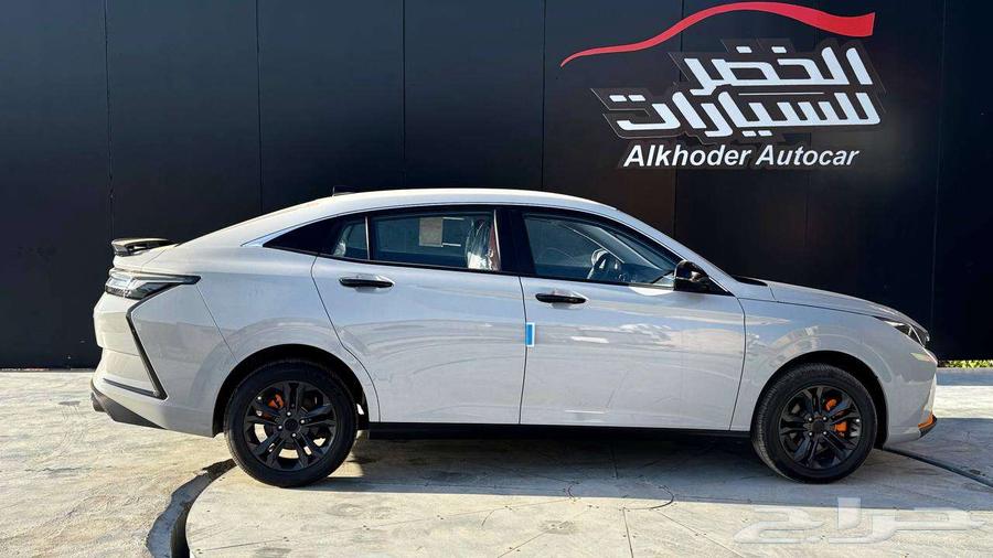 دونج فينج شاين 2025 لدي شركة الخضر64387662565761112