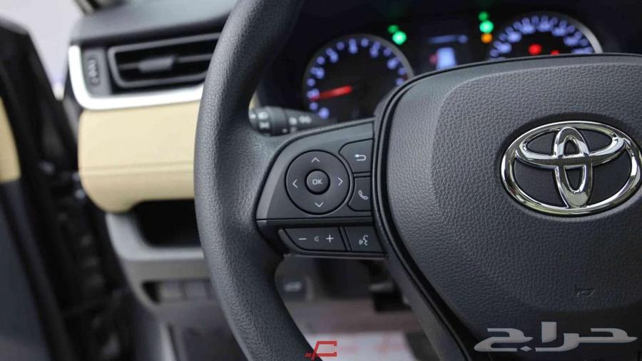 تتوفر فئات تويوتا راف فور 2025 اصفار للنقد والبنك باقل ربح64393846452225110