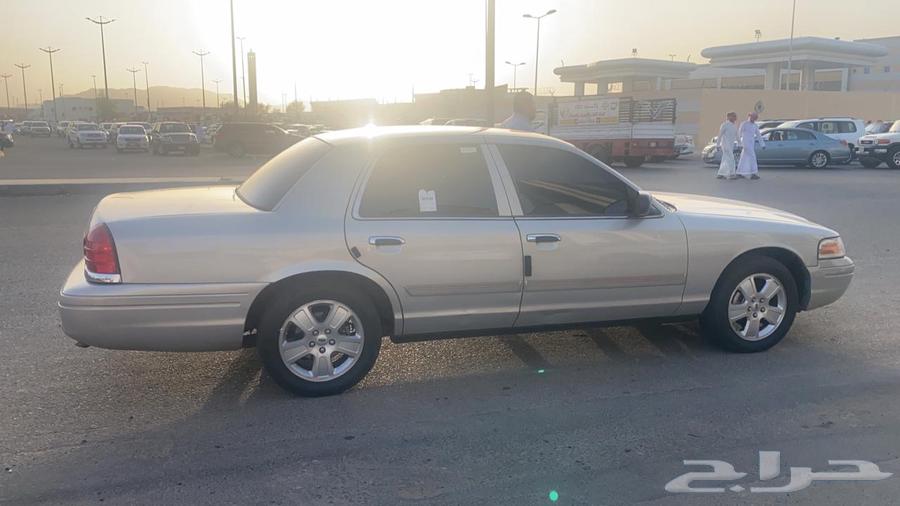 للبيع فورد فكتوريا 201164395158226946114