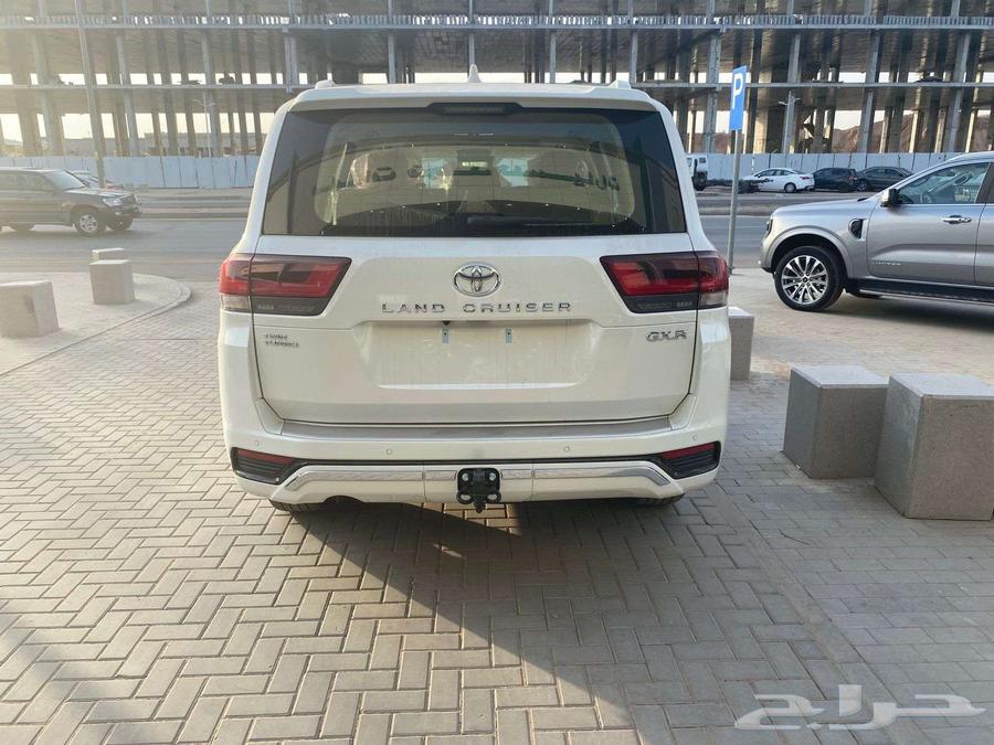 تويوتا لاند كروزر GXR L4 بنزين موديل 2025 سعودي لوحات64387481234434113