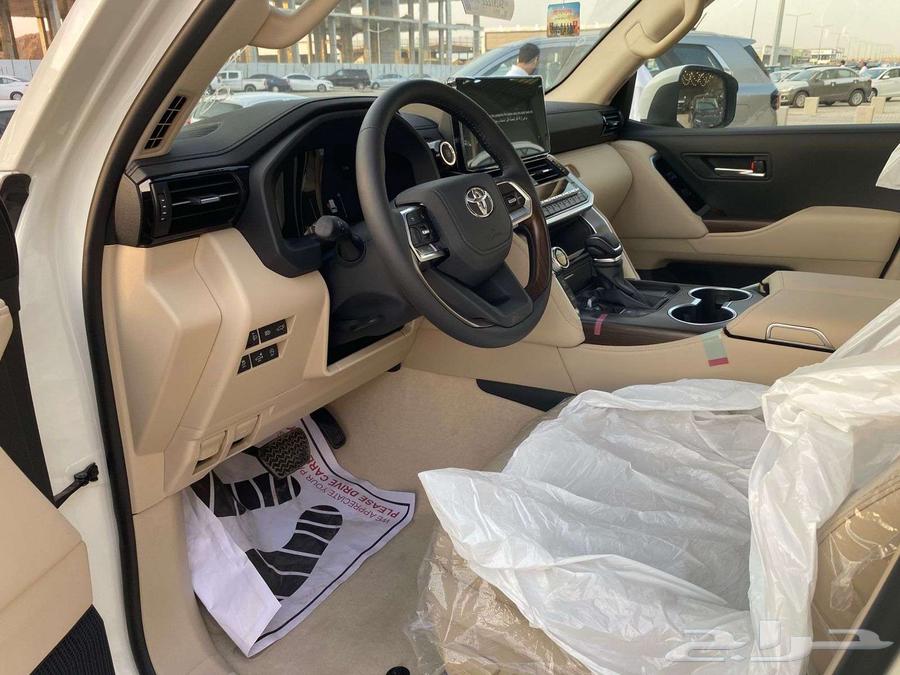 تويوتا لاند كروزر GXR L4 بنزين موديل 2025 سعودي لوحات64387481234434114
