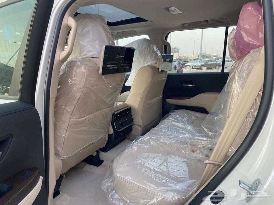 تويوتا لاند كروزر GXR L4 بنزين موديل 2025 سعودي لوحات64387481234434111