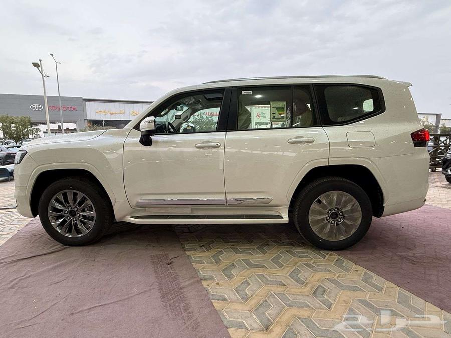 لاندكروزر GXR4 بنزين 202564387648710786112