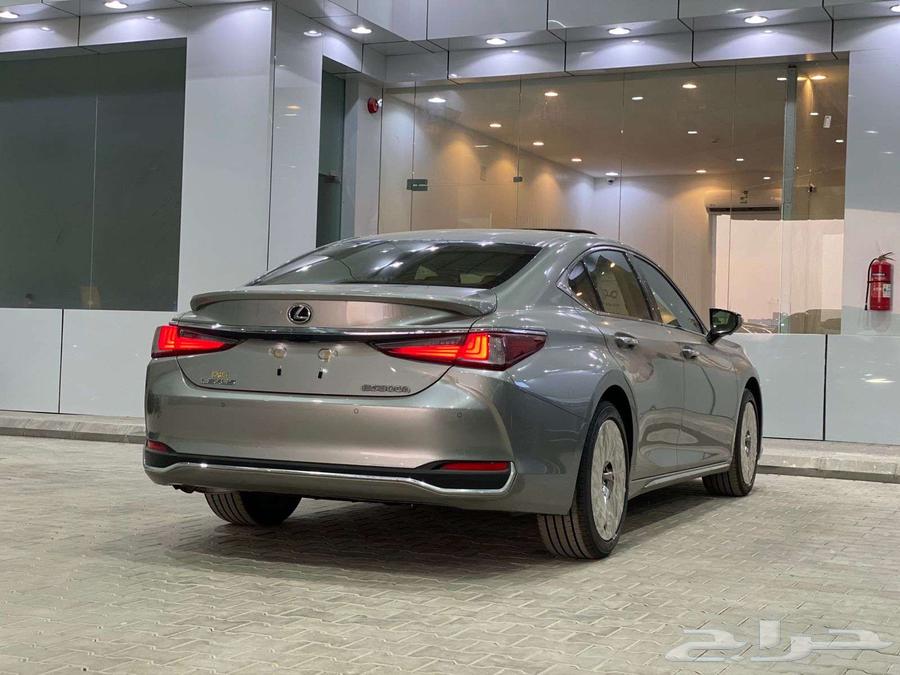 لكزس ES 300 HH موديل 2025 - فل هايبرد خليجي64387718080386114