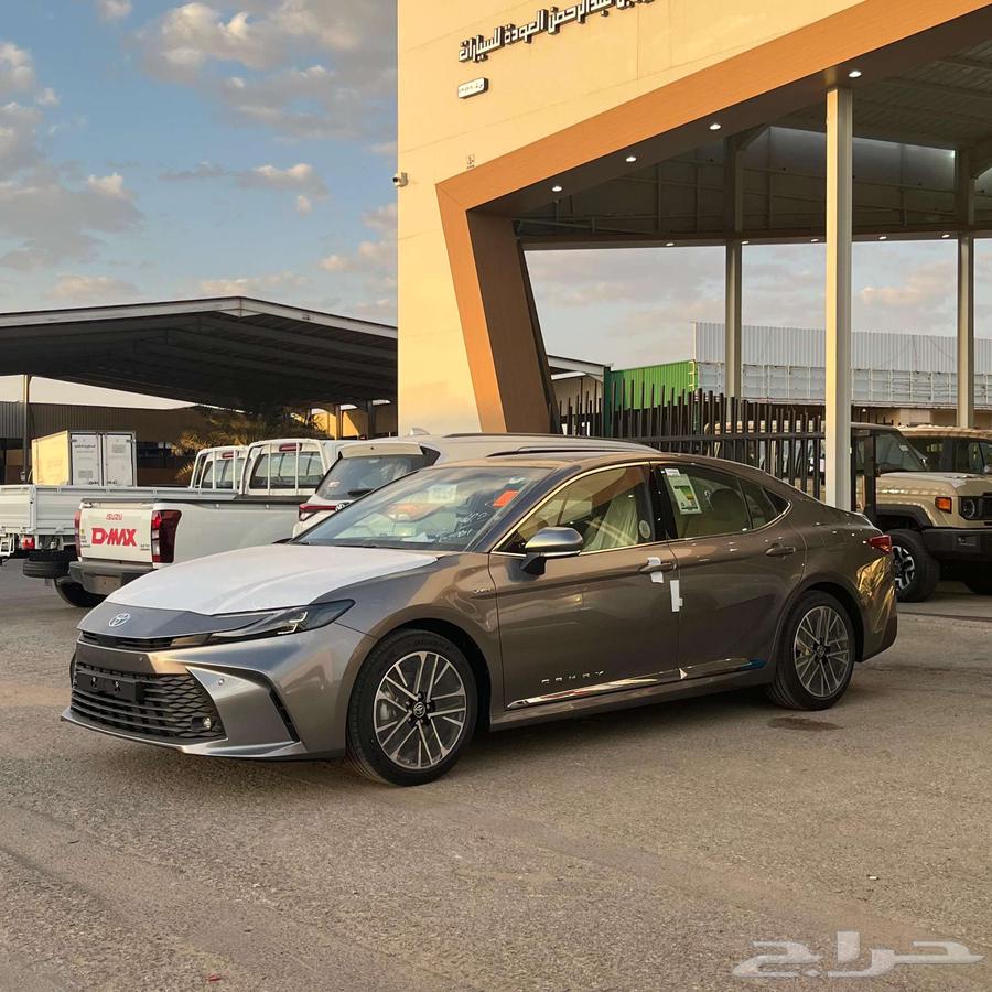 تويوتا كامري LE هايبرد 2025 - عروض الأقساط64387159411969111
