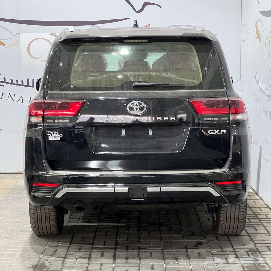 تويوتا لاندكروزر GXR رقم 4 و 3 و 2 بنزين 202564387967473411113