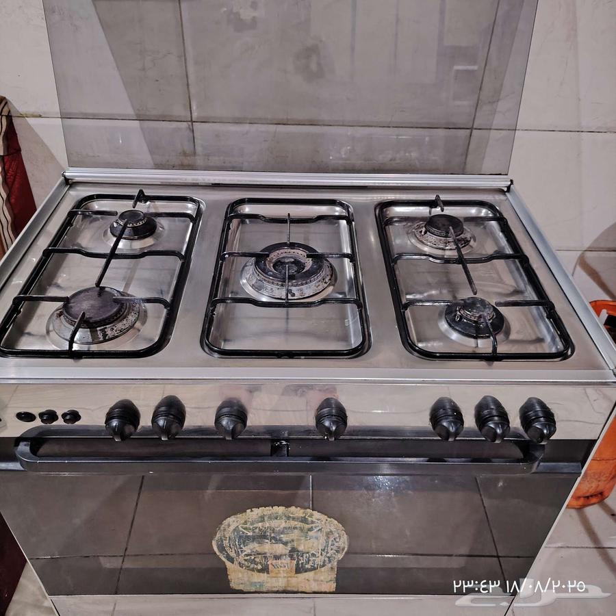 Gas stove, washing machine, and freezer64216823892483112